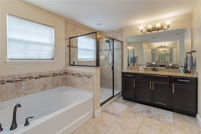 Image No.29-6 Bed House for sale