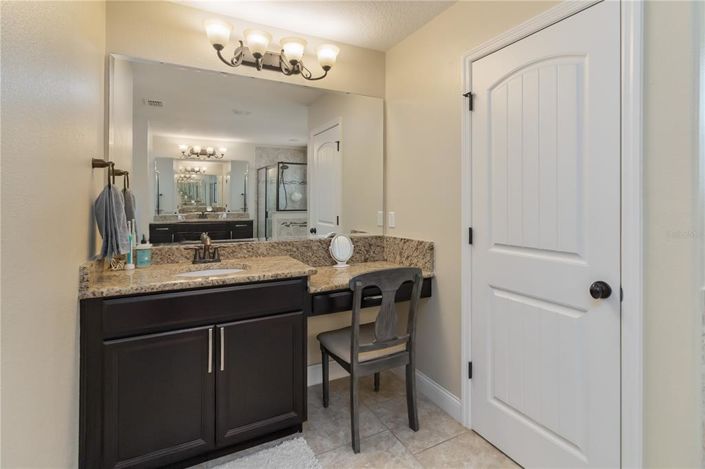 Image No.30-6 Bed House for sale