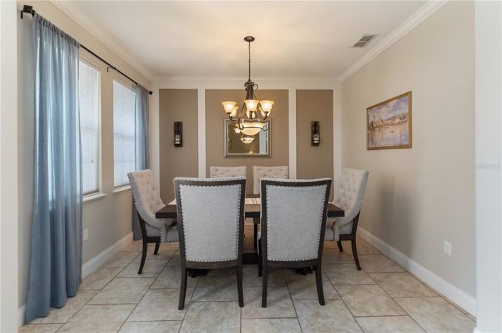 Image No.5-6 Bed House for sale