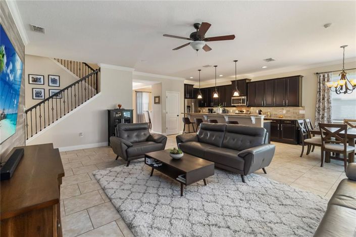 Image No.9-6 Bed House for sale