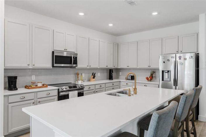 Image No.16-4 Bed House for sale