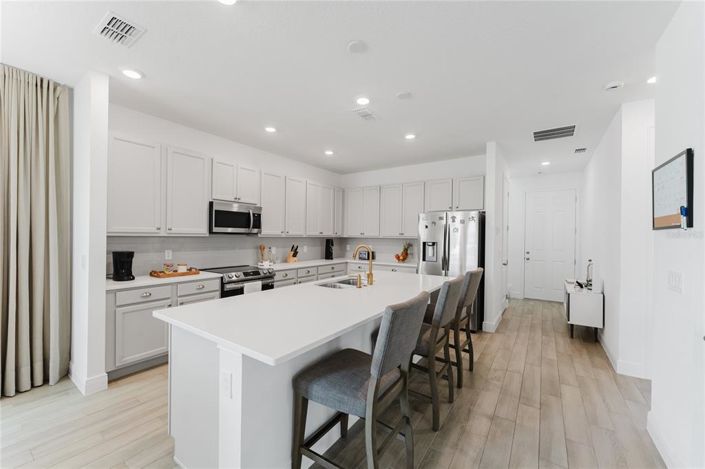 Image No.17-4 Bed House for sale