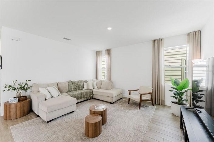 Image No.19-4 Bed House for sale