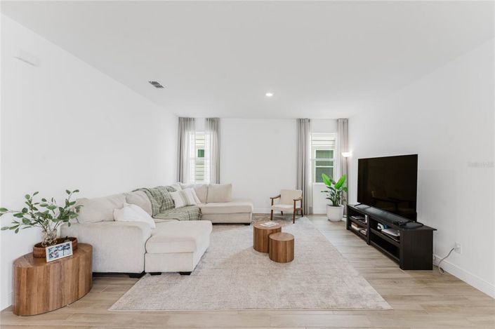 Image No.20-4 Bed House for sale