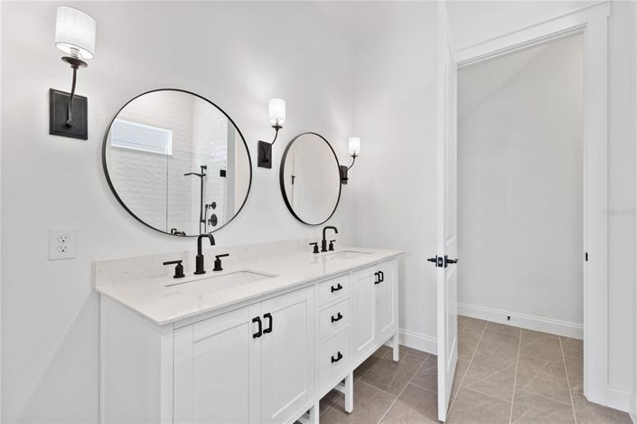 Image No.18-4 Bed House for sale