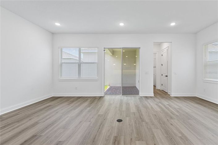 Image No.22-4 Bed House for sale