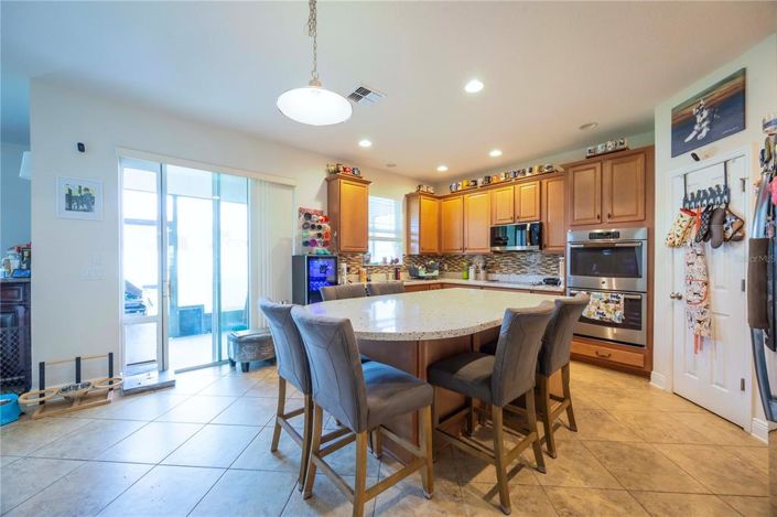 Image No.17-5 Bed House for sale