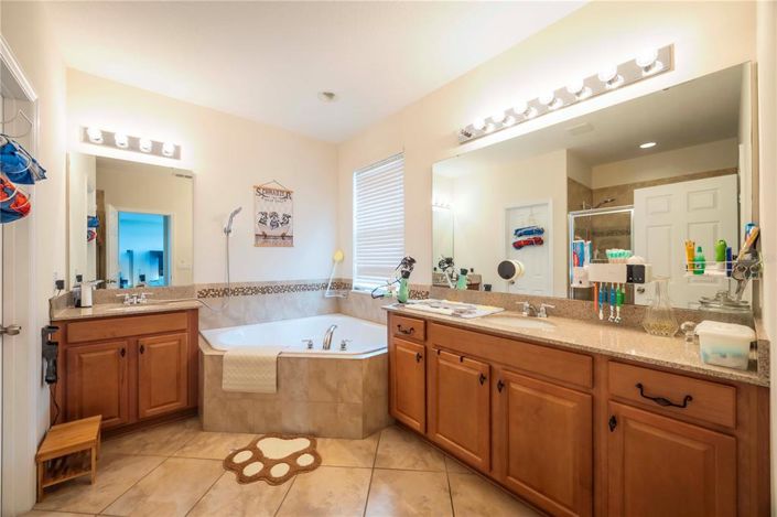 Image No.23-5 Bed House for sale