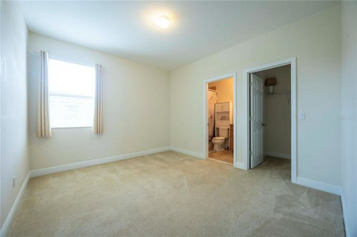 Image No.30-5 Bed House for sale