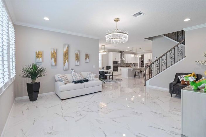 Image No.11-6 Bed House for sale