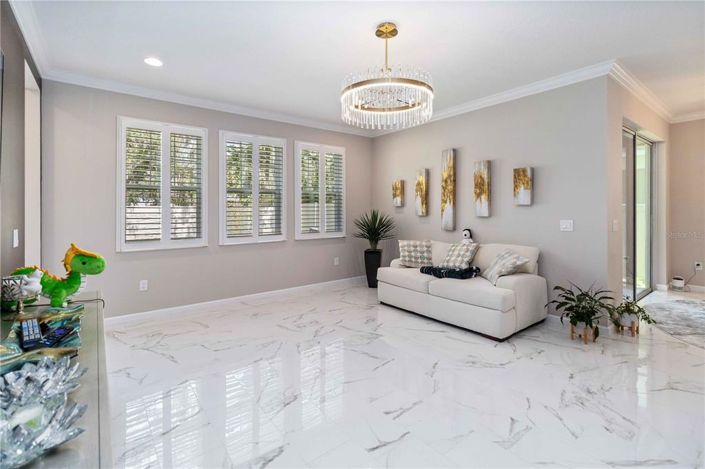 Image No.12-6 Bed House for sale