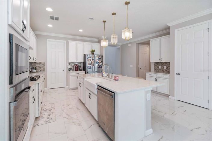 Image No.13-6 Bed House for sale