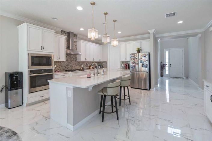 Image No.14-6 Bed House for sale