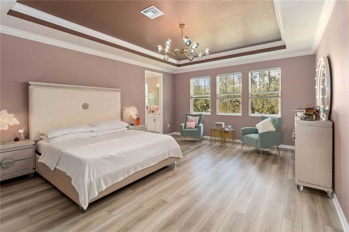 Image No.26-6 Bed House for sale