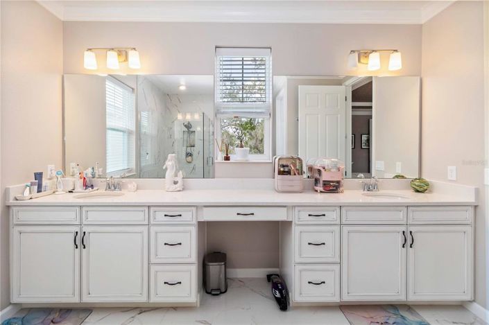 Image No.29-6 Bed House for sale