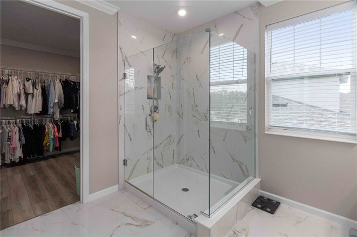 Image No.30-6 Bed House for sale