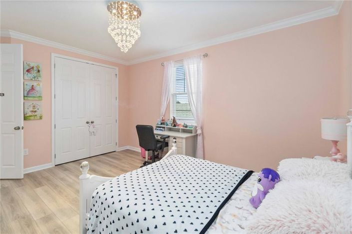 Image No.38-6 Bed House for sale