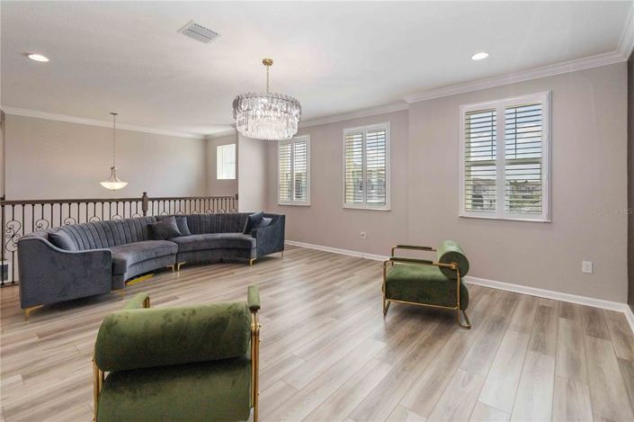 Image No.40-6 Bed House for sale