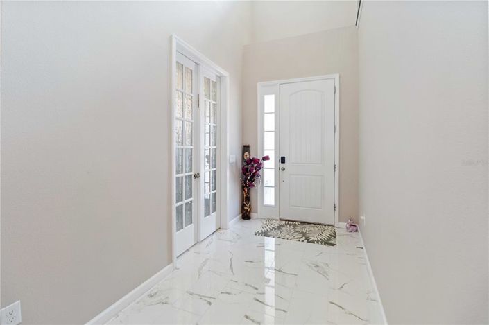 Image No.8-6 Bed House for sale