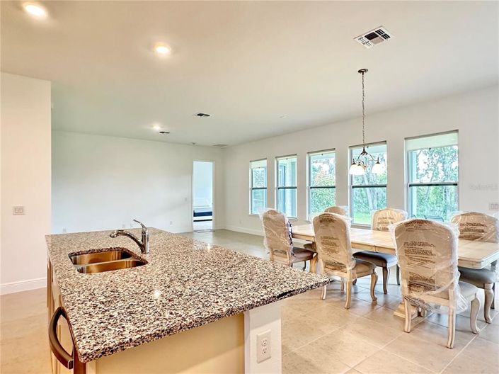 Image No.12-4 Bed House for sale