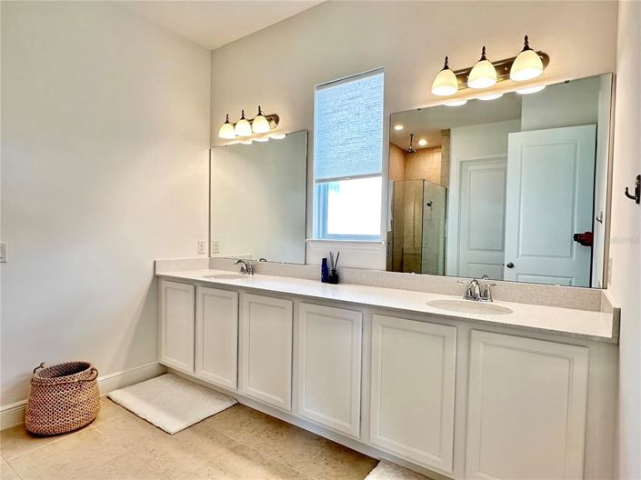 Image No.24-4 Bed House for sale