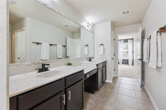 Image No.26-4 Bed House for sale