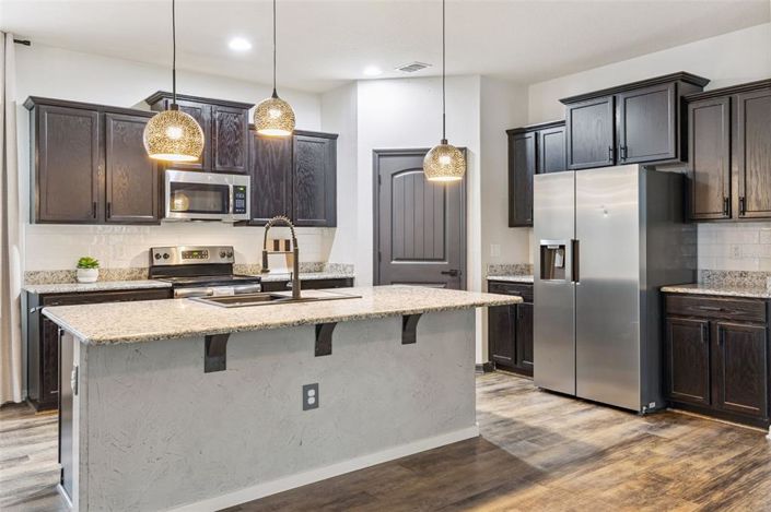 Image No.8-4 Bed House for sale