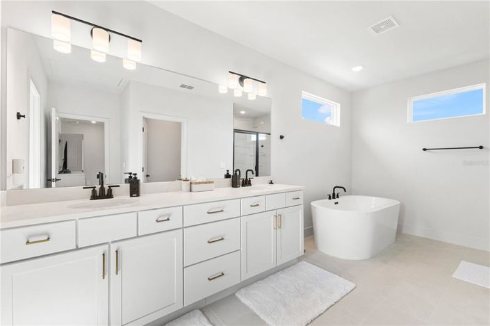 Image No.45-4 Bed House for sale