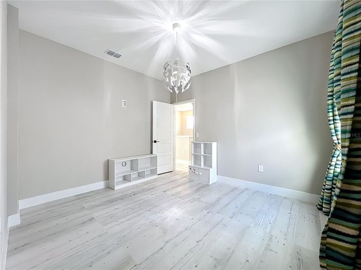 Image No.38-4 Bed House for sale