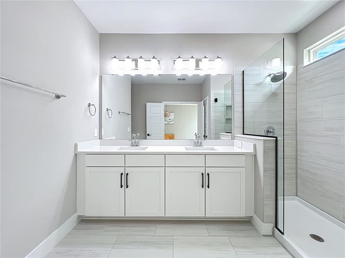 Image No.54-4 Bed House for sale