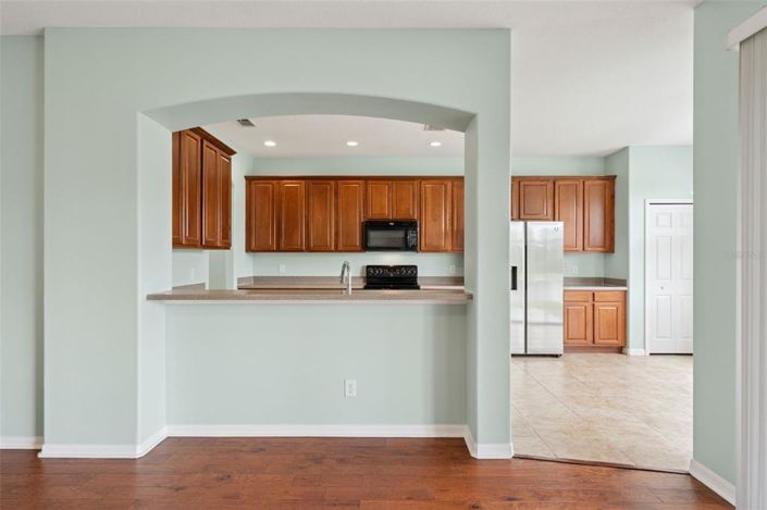 Image No.10-5 Bed House for sale