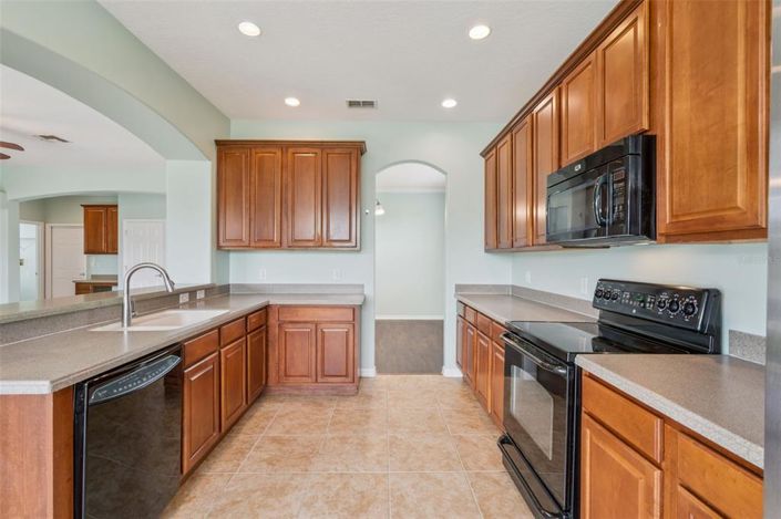 Image No.12-5 Bed House for sale