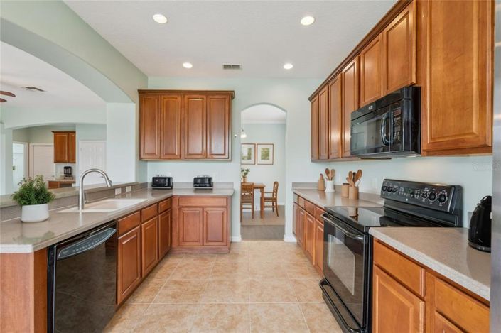 Image No.13-5 Bed House for sale