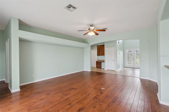 Image No.16-5 Bed House for sale