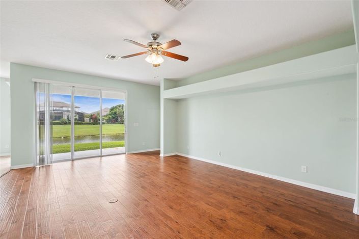 Image No.18-5 Bed House for sale