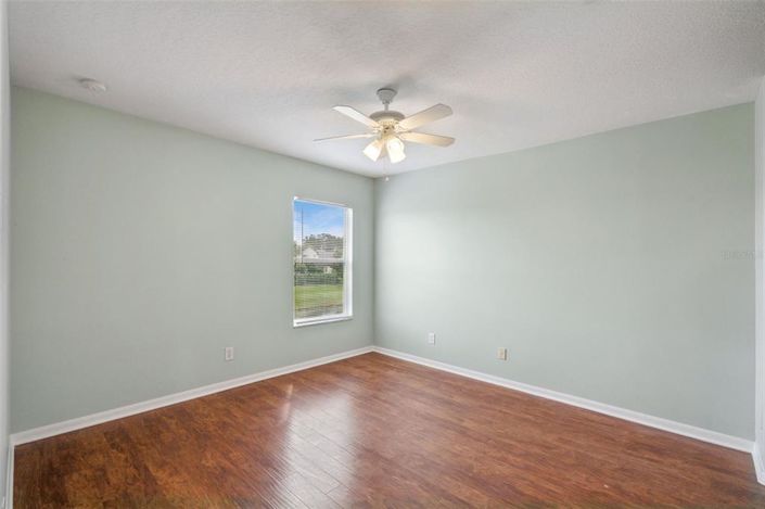 Image No.33-5 Bed House for sale