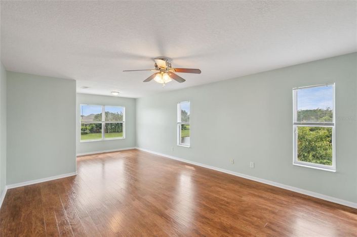 Image No.35-5 Bed House for sale