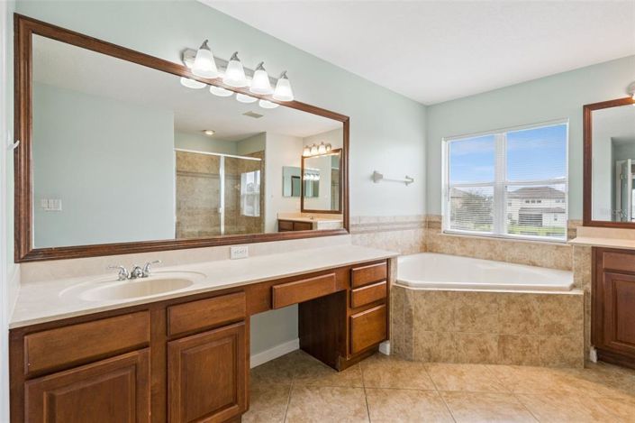 Image No.38-5 Bed House for sale