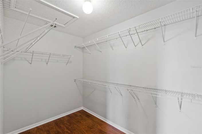 Image No.40-5 Bed House for sale