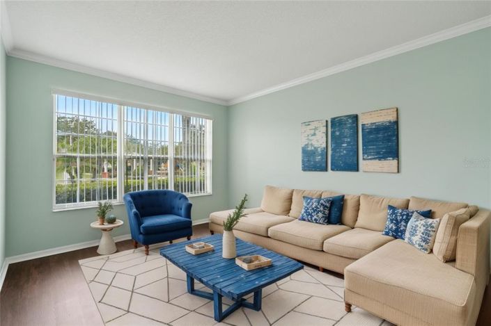 Image No.5-5 Bed House for sale