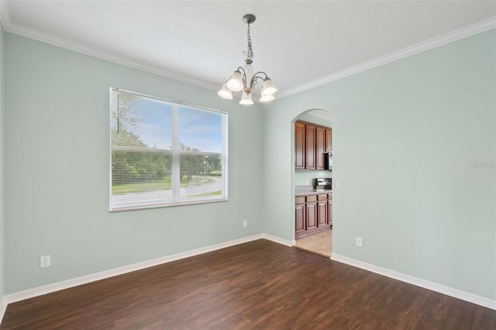 Image No.6-5 Bed House for sale