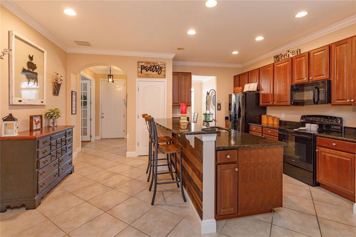 Image No.8-3 Bed House for sale