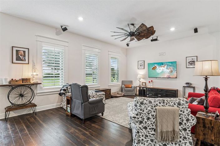 Image No.16-5 Bed House for sale