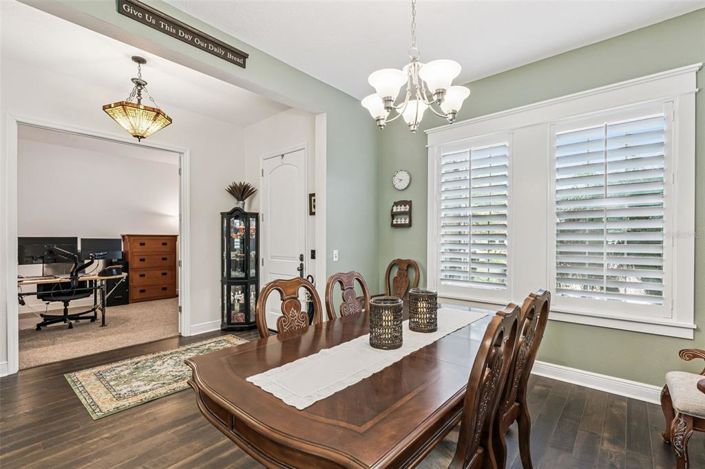 Image No.17-5 Bed House for sale