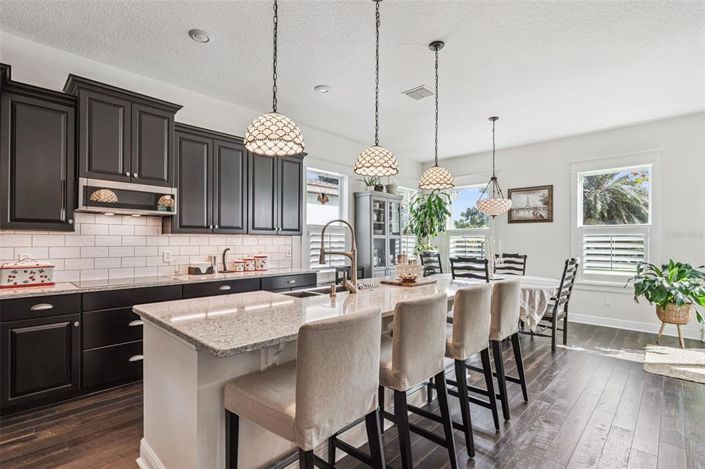 Image No.6-5 Bed House for sale