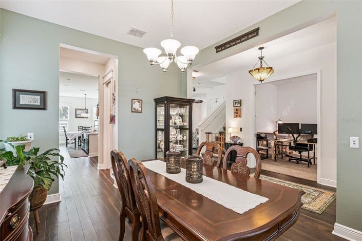 Image No.8-5 Bed House for sale