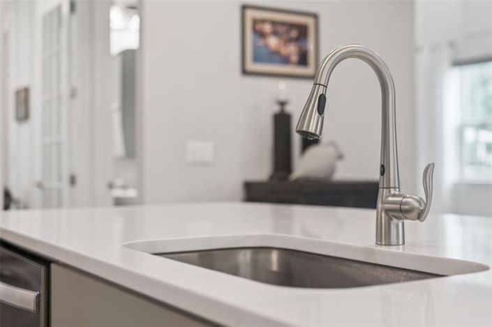 Image No.18-4 Bed House for sale