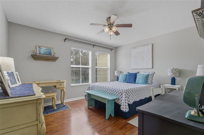 Image No.22-2 Bed Townhouse for sale