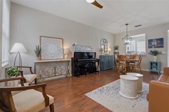 Image No.6-2 Bed Townhouse for sale