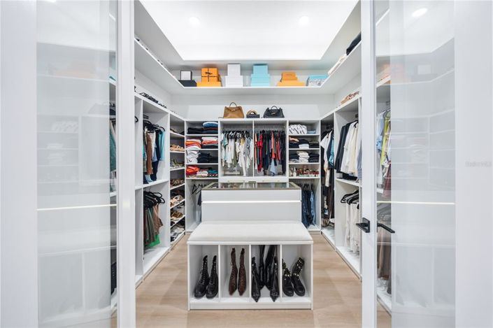 Image No.13-6 Bed House for sale